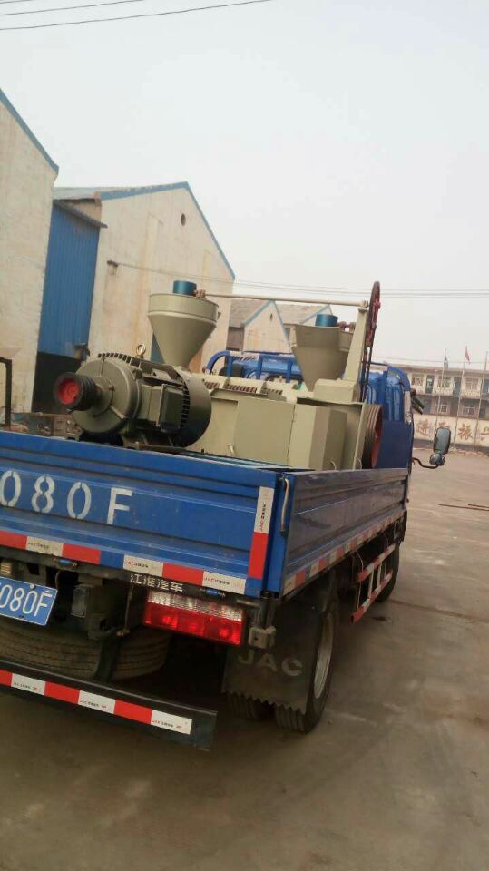 安徽五河榨油機設(shè)備發(fā)貨現(xiàn)場(圖3)